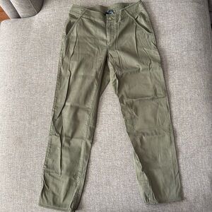 Mountain Hardwear pants